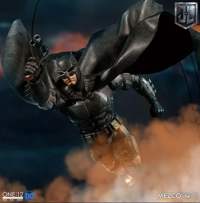 Batman (Tactical Suit) Justice League One:12