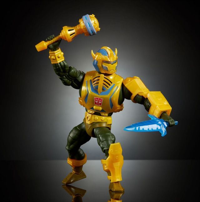 Bumblebee Armor Man-At-Arms MOTUxTransformers